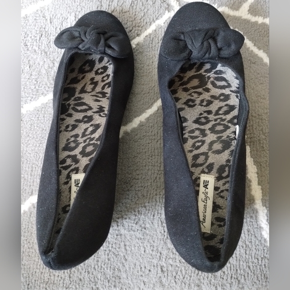 American Eagle Faux Suede Black Bow Wedges - Picture 11 of 14